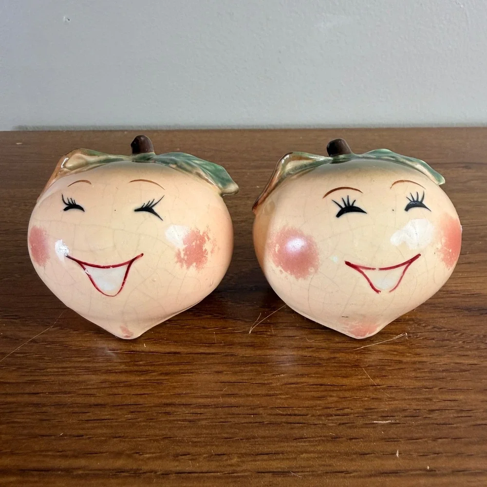 Vintage Anthropomorphic Peach Salt Pepper Shakers Ceramic Kitsch Fruit Faces